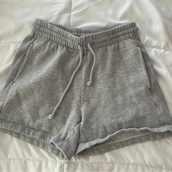 Aritzia TNA Shorts - Picture 1 of 2